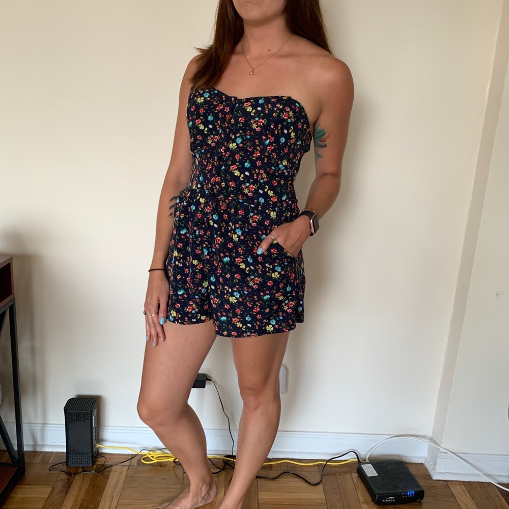 Strapless Floral Romper - Picture 3 of 3
